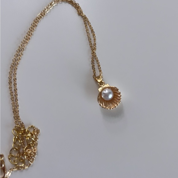 NWT seashell pearl necklace gold - Picture 4 of 6